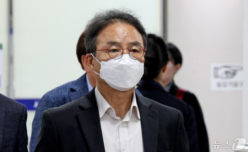 '서편제' 출연 <b>김명곤</b> 전 문화부 장관 <b>강제추행</b> 1심 <b>징역형</b> 집유