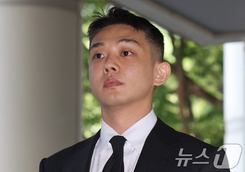 <b>유아인</b> 주치의 "가족 명의 처방전 진료 안하고 퀵으로 보냈다"