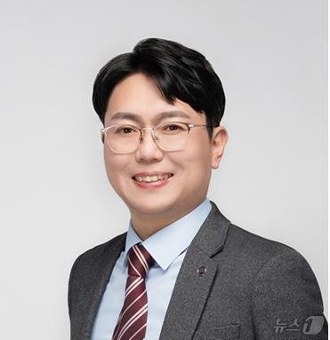 여고생 제자에 "나의 여신님" <b>편지</b>…<b>교총</b> 신임회장 일주일만에 사퇴