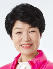 [<b>프로필</b>] <b>이진숙</b> 신임 방통위원장 후보자…'최초 여성 종군기자'