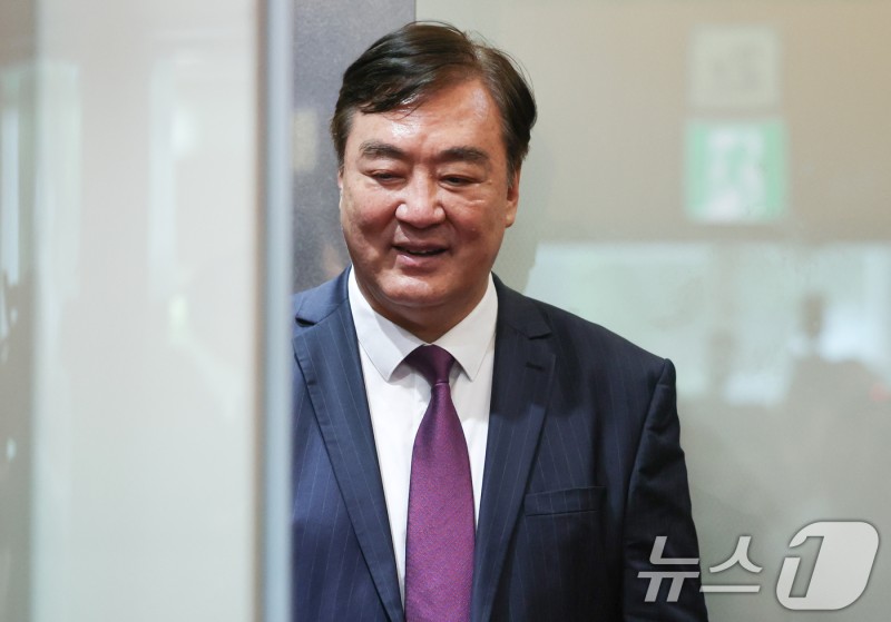 <b>싱하이밍</b> 中<b>대사</b> "한중, 중요한 협력 파트너"…'베팅 논란' 뒤로하고 이임