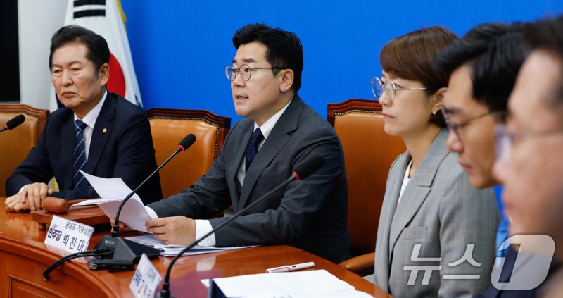 '<b>이동관</b>→<b>김홍일</b>→<b>이진숙</b>' 尹의 방통위…野 "기괴한 이어달리기"