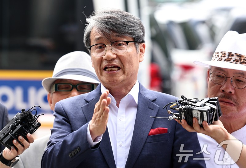 검찰, '김건희 명품백 의혹' <b>최재영</b> 목사와 연락한 <b>대통령실 행정관</b> 조사
