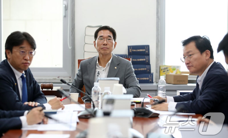 <b>노란봉투법</b> 의결 앞둔 환노위 <b>소위</b>
