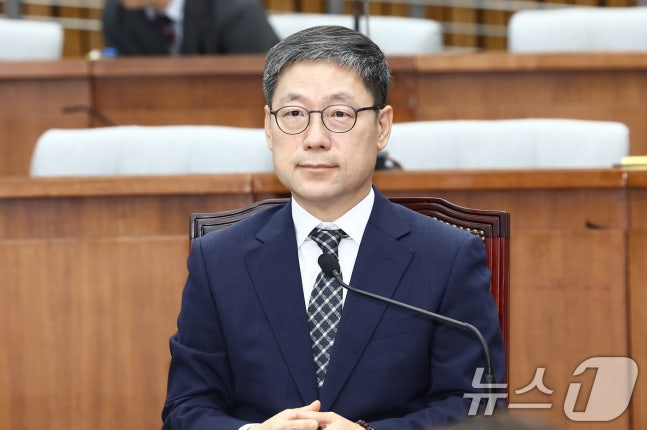 Nominee for Chief Justice Noh Kyung-pil sitting at the confirmation hearing held at the National Assembly in Yeouido, Seoul on the morning of the 22nd. 2024.7.22/News1 ⓒ News1 Kim Min-ji journalist