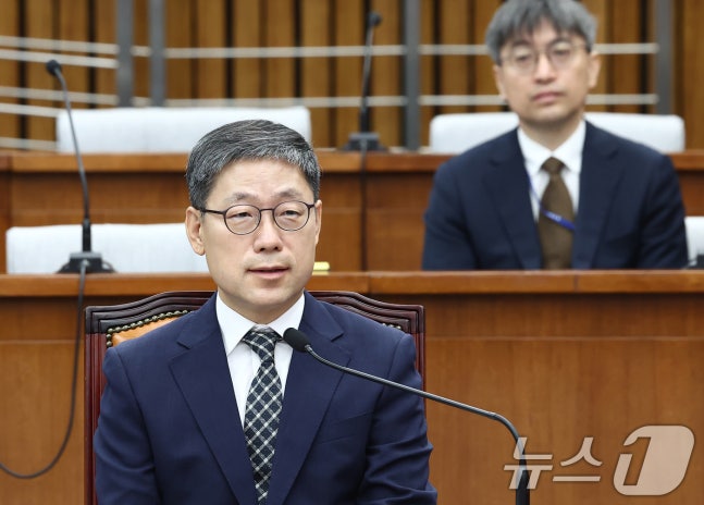 Nominee for Chief Justice Noh Kyung-pil answering questions from lawmakers at the confirmation hearing held at the National Assembly in Yeouido, Seoul on the morning of the 22nd. 2024.7.22/News1 ⓒ News1 Kim Min-ji journalist