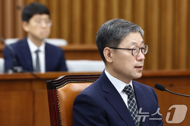 Nominee for Chief Justice Noh Kyung-pil answering questions from lawmakers at the confirmation hearing held at the National Assembly in Yeouido, Seoul on the morning of the 22nd. 2024.7.22/News1 ⓒ News1 Kim Min-ji journalist