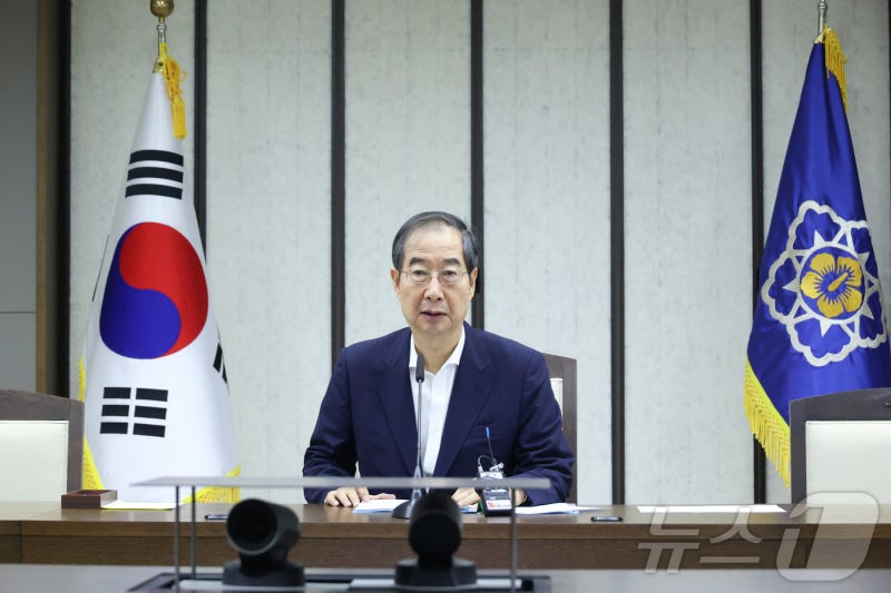 한 총리, '<b>베트남</b> 1인자' <b>응우옌</b> 푸 쫑 <b>서기장</b> 조문사절로 <b>베트남</b> 방문