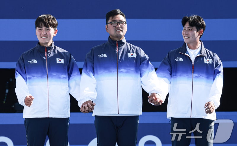 남자 <b>양궁</b>도 단체전 <b>금메달</b>…프랑스 꺾고 3연패 금자탑(종합)[올림픽]