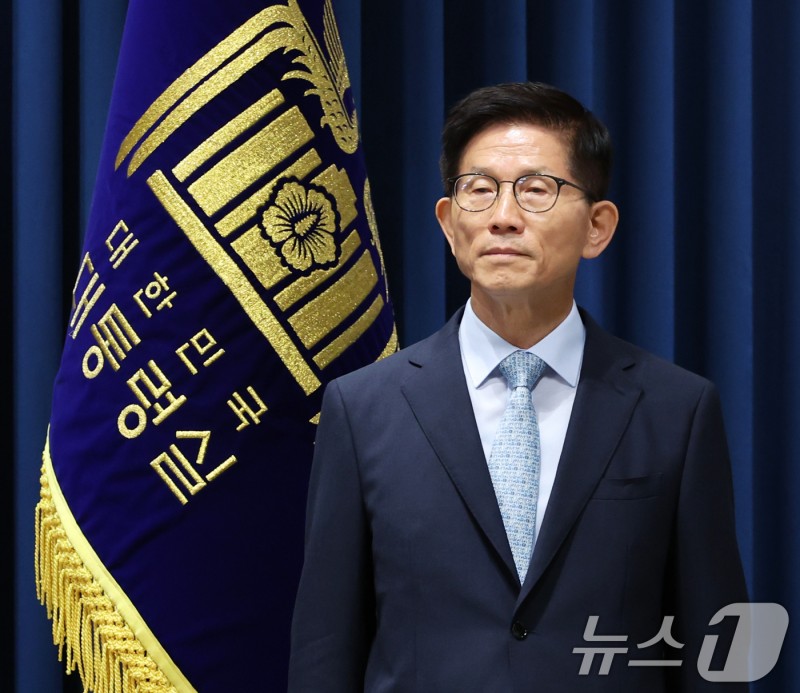 尹, <b>노동</b>부 <b>장관</b>에 <b>김문수</b>…"<b>노동</b>개혁 완수 적임자"(종합)
