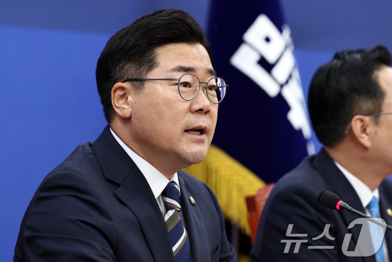박찬대 "주가 폭락이 금투세 탓?…남탓 습관 <b>한동훈</b>의 동문서답"