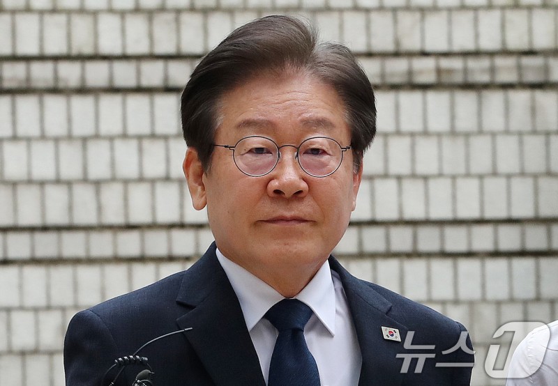 <b>이재명</b> "차마 고개들 수 없는 광복절…尹, 일본 역사세탁에 앞장"