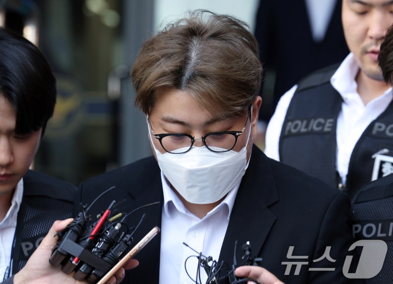 '음주 <b>뺑소니</b>' <b>김호중</b> "<b>혐의</b> 모두 인정"…9월30일 결심 공판