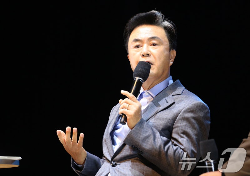 전국 <b>농어촌 청춘토크 콘서트</b> 참석한 김태흠 충남지사