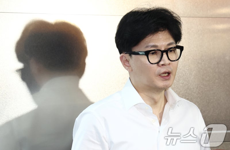 한동훈 "韓-정부 <b>갈등</b>? 대통령실 일부…尹에 아무 감정 없어"