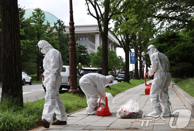 북한, <b>쓰레기 풍선</b> 계속 살포…4일 밤부터 420여개 식별