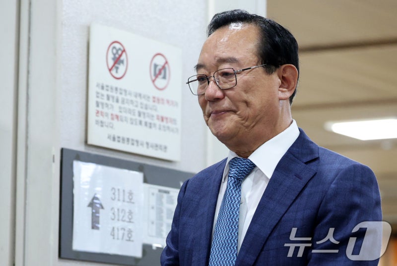 '<b>울산시장 선거개입</b>' 2심 <b>송철호</b> 징역6년·황운하 징역5년 구형(종합)
