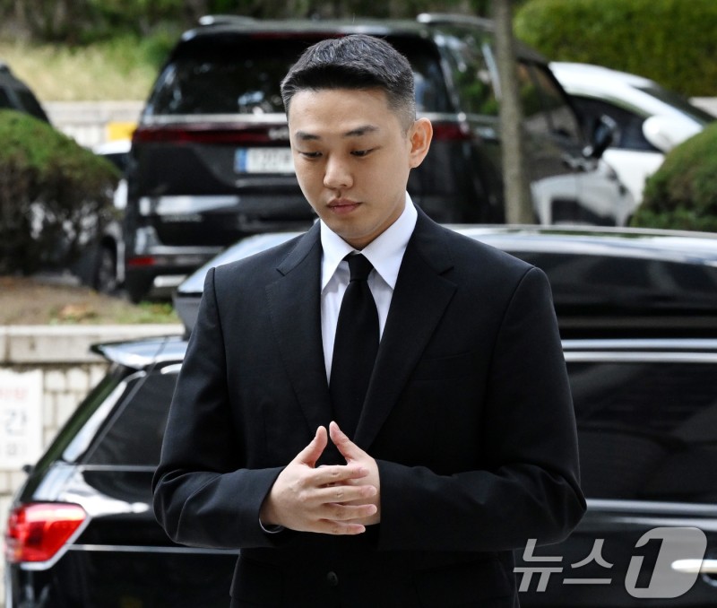 <b>유아인</b> '동성 <b>성폭행</b> 혐의' <b>불송치</b>…경찰 "증거 부족"