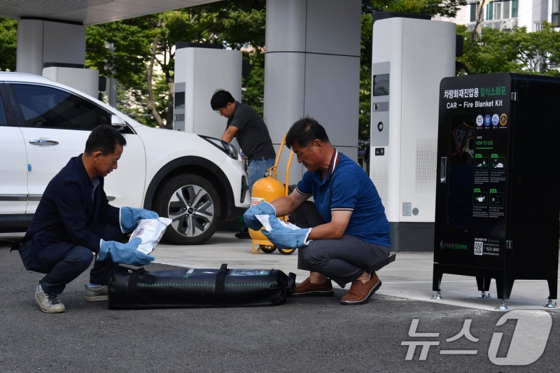 <b>포항시</b>, 공영주차장 9곳에 질식소화포…<b>전기차 화재</b> 대응
