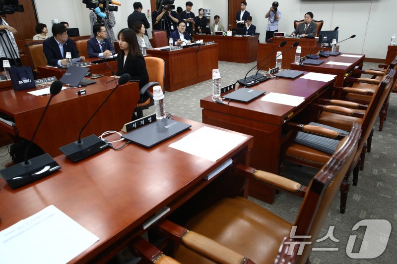 <b>교육위</b>, '김여사 논문 표절 의혹' 관련자 무더기 <b>증인</b> 채택