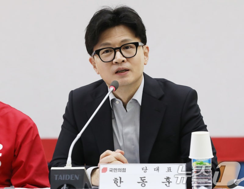 <b>이재명</b> "윤 탄핵 얘기한적 없다"…<b>한동훈</b> "우겨봐야 구질구질"