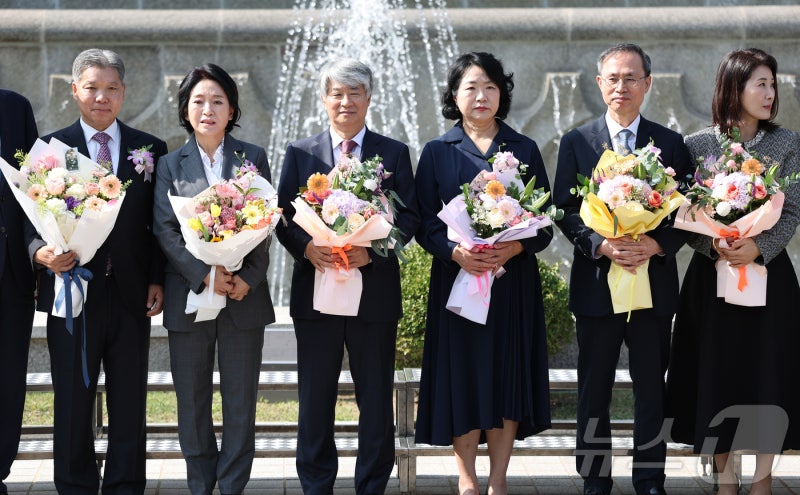 <b>이종석 헌법재판소장</b>, 이영진·김기영 헌법재판관 퇴임식