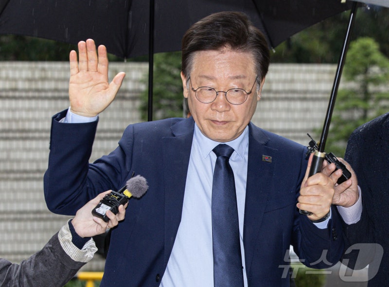 <b>이재명 대표</b> '<b>공판</b> 출석'