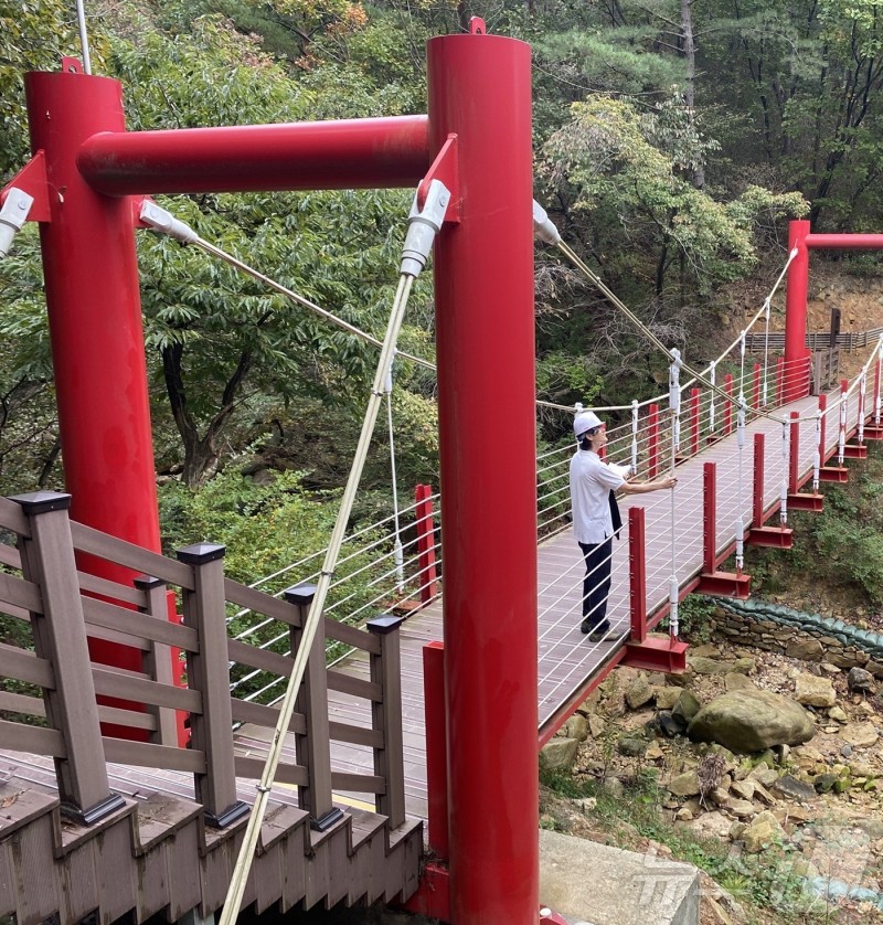 <b>경기도</b>, 출렁<b>다리</b>·<b>스카이워크</b> 전수점검…80건 안전조치 예정