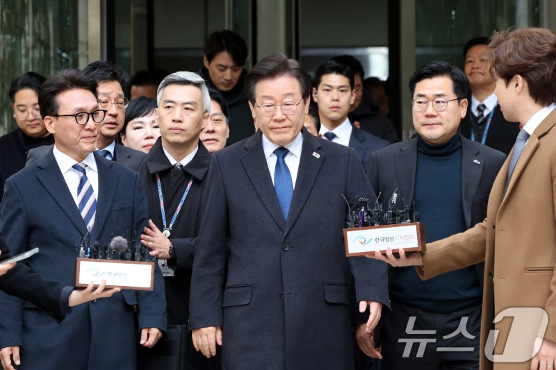 <b>이재명</b> '위증교사' 1심 무죄…법원 "통상적인 증언 요청"(종합)