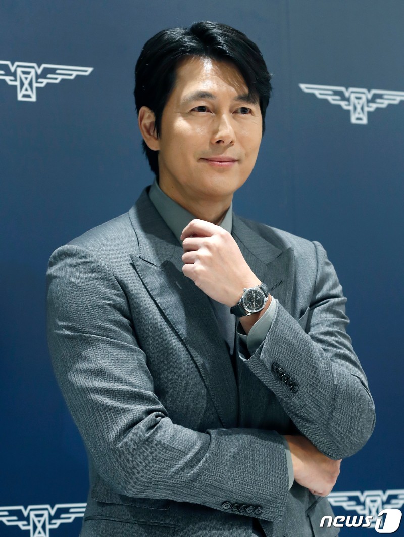 "번호 드려도 될까요?" <b>정우성</b>, <b>일반인</b>에도 DM을?…소속사 "SNS 교류는 사...