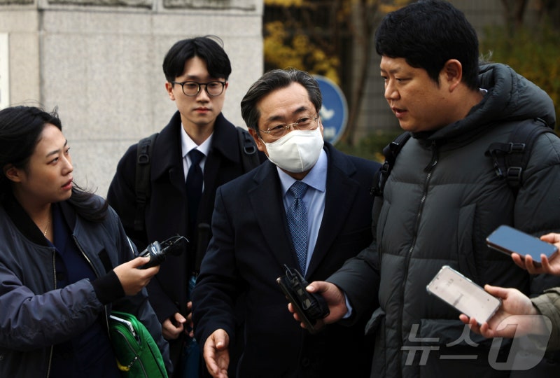 첫 재판 출석하는 <b>이장호 군산대총장</b>