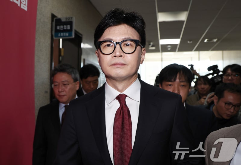 한동훈, 尹<b>대통령 제명</b>·출당 착수…윤리위 긴급 소집