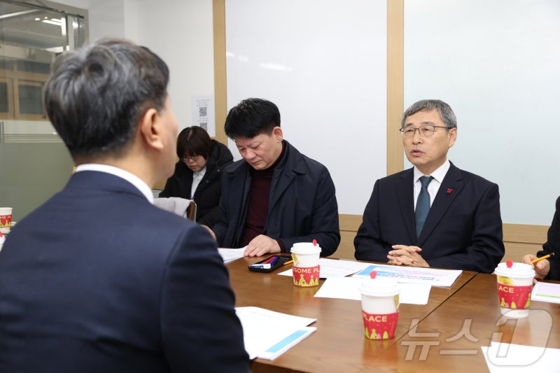 <b>정근식</b> 교육감 '윤 모교' <b>충암고 방문</b>…"피해 학생들 깊은 위로"