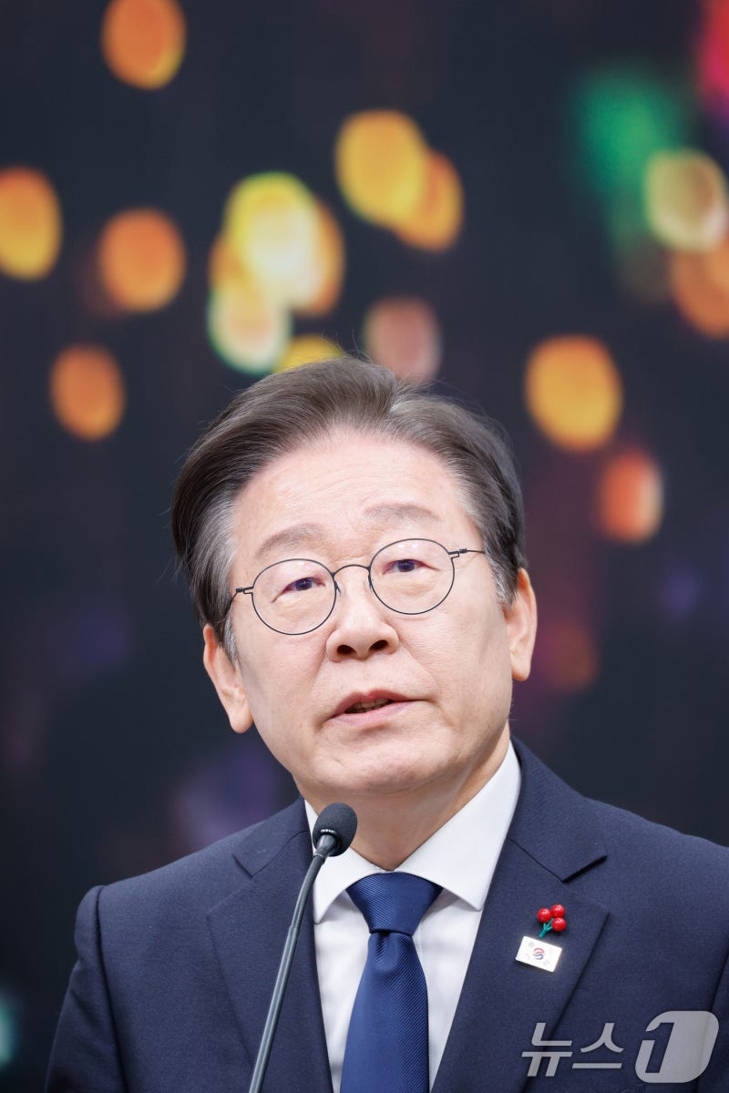 <b>이재명 대표</b>, 초당적 '<b>국정안정</b>협의체' 제안