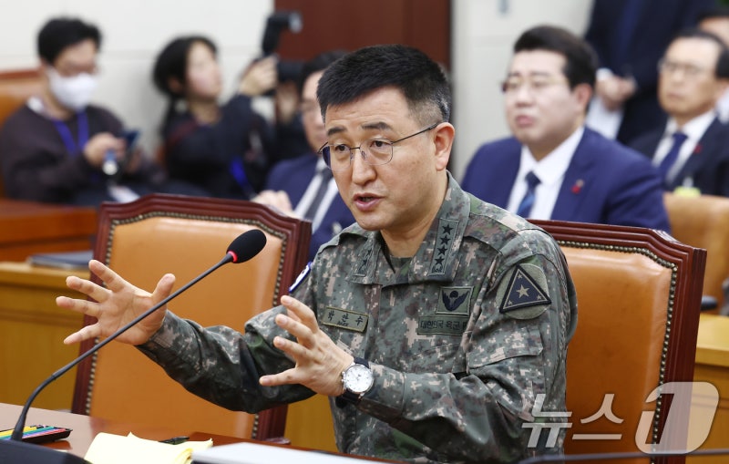 '포고령 발령' <b>계엄사령관 박안수</b> 육참총장 구속(2보)
