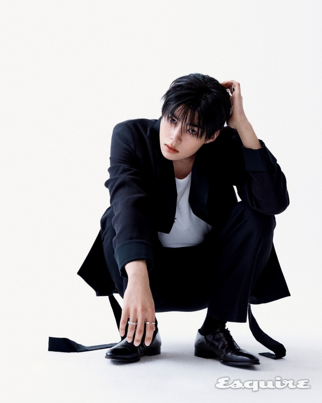 성숙함이 느껴지는 박건욱님의 화보 