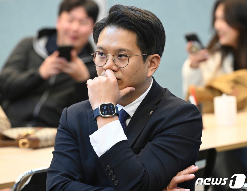 국힘 "내란 선동 처벌 협박"…민주 전용기 "그럼 방치하라고?"