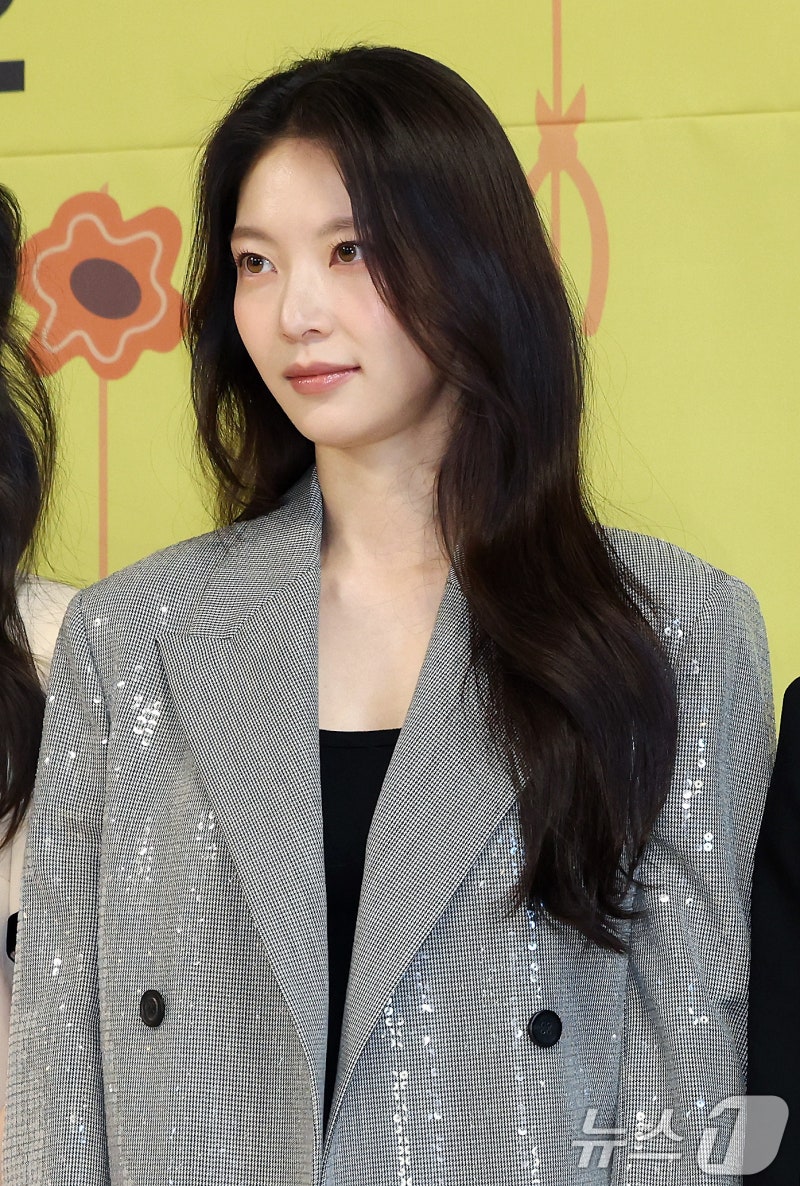 '<b>꽃의 비밀</b>' 공승연 "첫 <b>연극</b> 도전…무대오를 생각에 악몽꾼다"