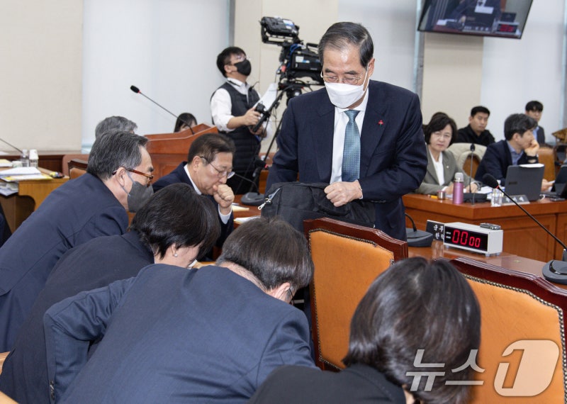 국조특위 <b>이석하</b>는 <b>한덕수 국무총리</b>