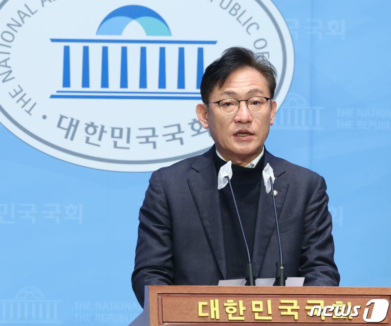 정의당 출신 <b>배진교</b>·<b>윤소하</b>·<b>추혜선</b> 전 의원, <b>민주당 입당</b>