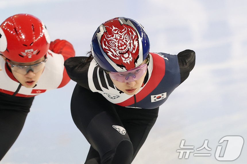7일(현지시간) 중국 헤이룽장성 하얼빈 빙상훈련센터 다목적홀에서 열린 하얼빈 동계아시안게임 쇼트트랙 여자 1000ｍ 예선에서 최민정이 역주하고 있다. 2025.2.7/뉴스1 ⓒ News1 이승배 기자