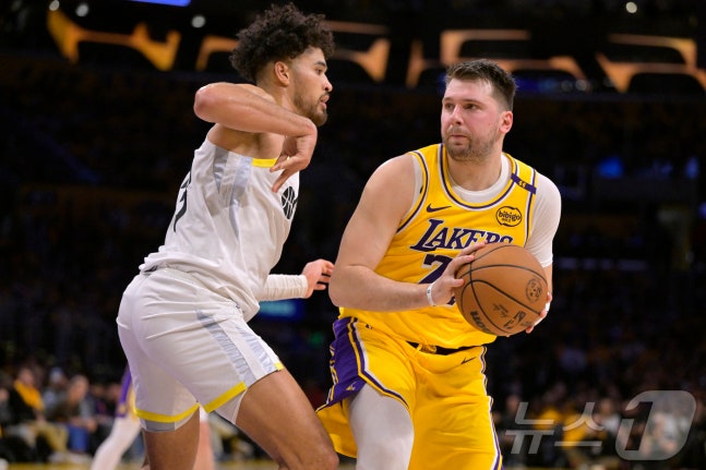 돈치치는 '펄펄' 데이비스는 '부상'…희비 엇갈린 NBA 초대형 트레이드