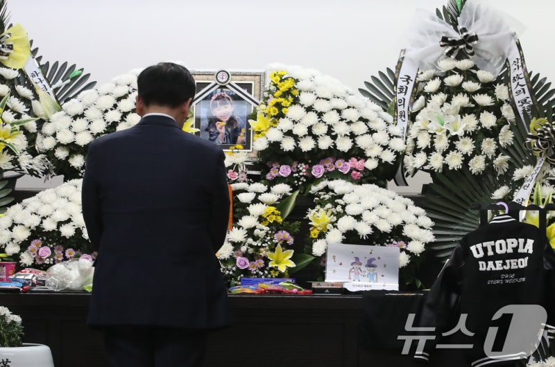<b>최상목 권한대행</b>, <b>김하늘양</b> 빈소 조문…"몹시 안타까워"
