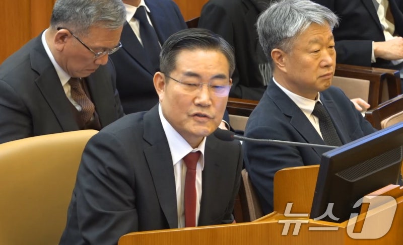 <b>신원식</b>, 日 국가<b>안보</b>국장 첫 화상 <b>협의</b>…'한미일 공조 지속'