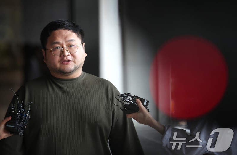 '쯔양 공갈혐의' 구제역에 징역 3년·최 <b>변호사</b> 징역 2년…법정 구속(종...
