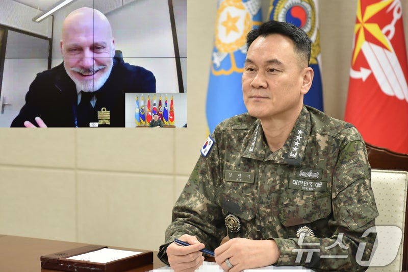 <b>합참의장</b>, 신임 <b>NATO</b> <b>위원장</b>과 첫 <b>통화</b>…"북·러 위협에 공동 대응"