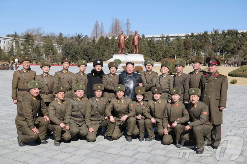 <b>김정은</b>, 창립 80주년 <b>김일성정치대</b> 방문…軍 <b>사상무장</b> 강조