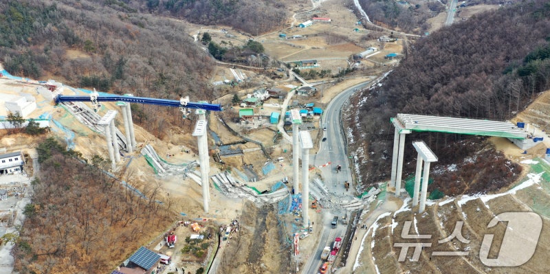 '<b>안성</b> 교각 <b>붕괴</b>' <b>현대엔지니어링</b>·<b>도로공사</b> 등 압수수색(상보)