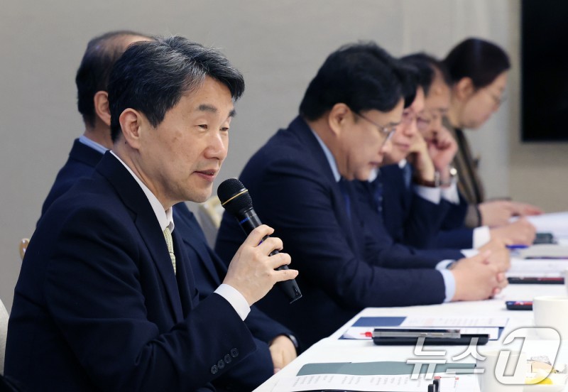 발언하는 <b>이주호 부총리</b>
