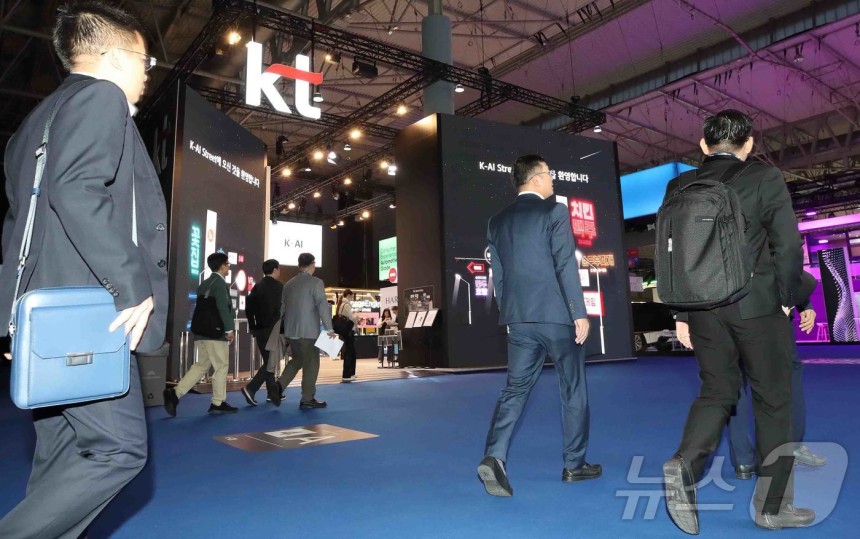 MWC 2025世界上最大的移動傳播展覽“移動世界大會（MWC）2025”在第三屆（當地時間）舉行。2025.3.3/新聞1